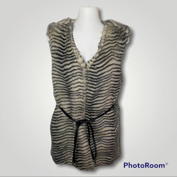 Betsey Johnson Black & White Zebra Stripe Faux Fur Boho Vest With Belt Size S - Picture 14 of 14